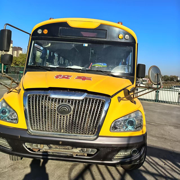 大鼻子校車價格